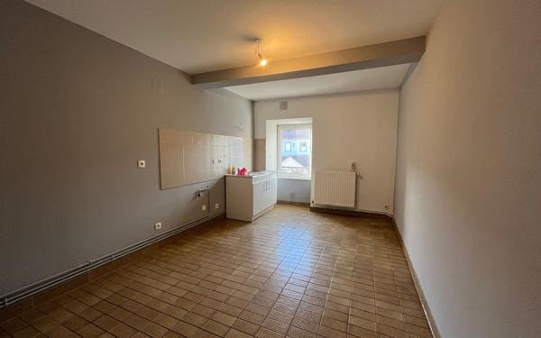 Appartement à louer    3 pièces • 88 m2 Diemeringen