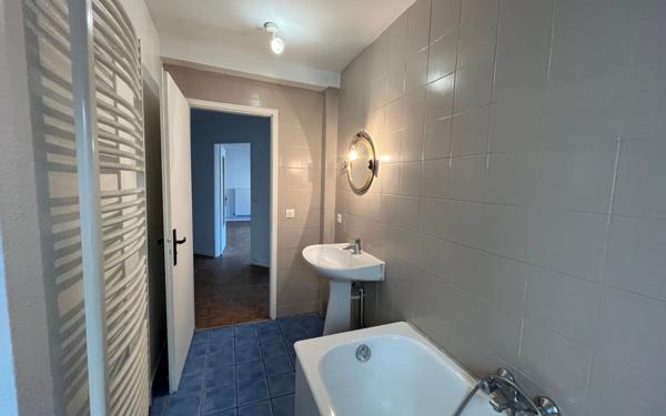 Appartement à louer    3 pièces • 88 m2 Diemeringen