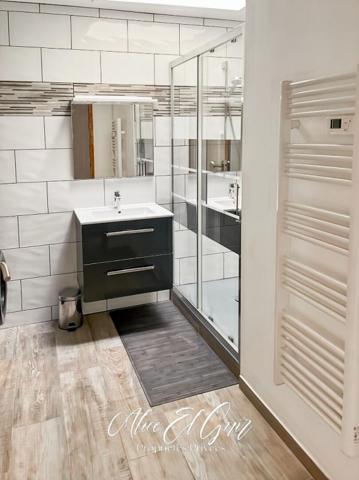 Immeuble - 3 appartements prêts à louer - Cité Médiévale