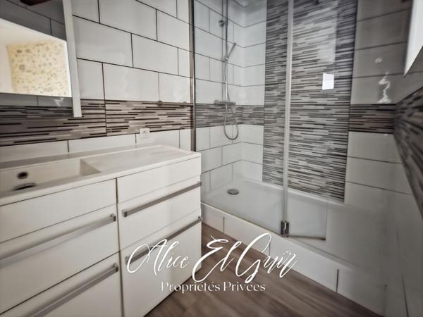 Immeuble - 3 appartements prêts à louer - Cité Médiévale