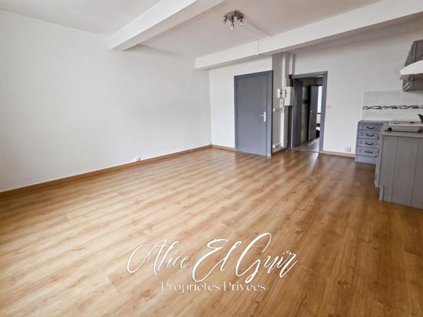 Immeuble - 3 appartements prêts à louer - Cité Médiévale