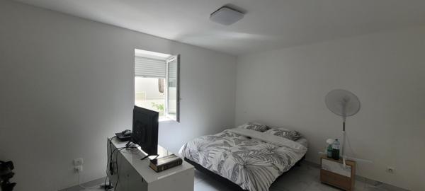 Grande maison en pierres