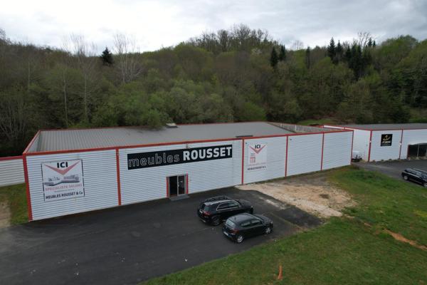 Local Commercial à VEZAC, 24220 - 2 pièces 432m²