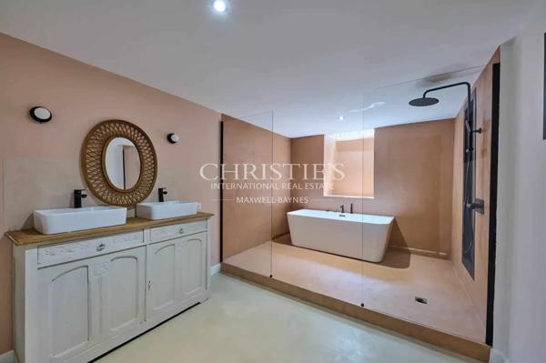 BORDEAUX CENTRE – Maison 5 chambres, piscine, parking