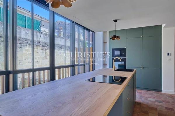BORDEAUX CENTRE – Maison 5 chambres, piscine, parking