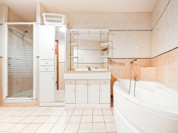 Maison 5 chambres avec piscine au calme