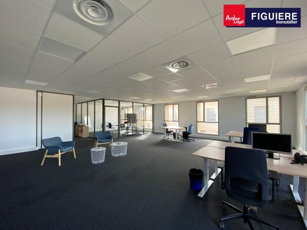 BUREAUX DE TRÈS BON STANDING À LOUER - DERNIER ÉTAGE