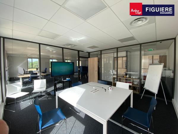 BUREAUX DE TRÈS BON STANDING À LOUER - DERNIER ÉTAGE