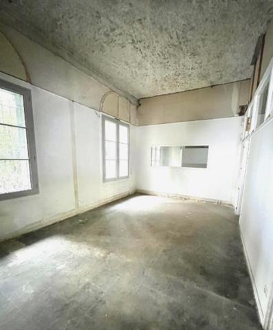 BUREAUX A VENDRE CENTRE VILLE DE NÎMES - ARÈNES