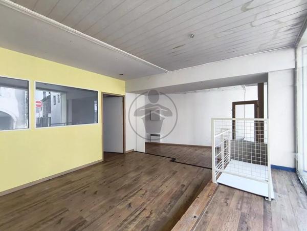 Location                                                      Local commercial
                        
                     2 pièces                      47 m2                     à Baume-les-Dames