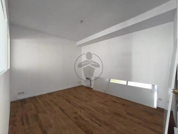 Location                                                      Local commercial
                        
                     2 pièces                      47 m2                     à Baume-les-Dames