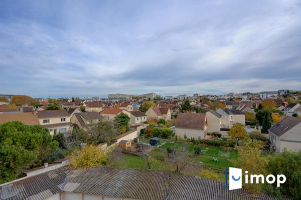 5 pièces de 80 m2 avec balcon et parking