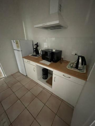 LOCATION ZONE MENDES FRANCE FACILE D'ACCES AVEC PARKINGS BUREAUX 217m2 DE PLEIN PIEDS