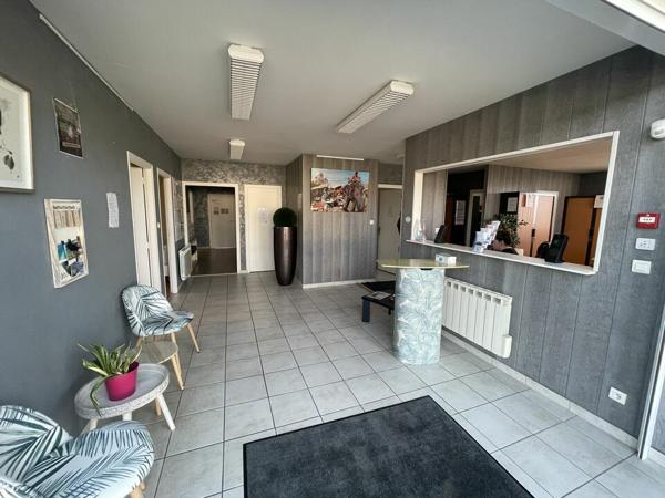 LOCATION ZONE MENDES FRANCE FACILE D'ACCES AVEC PARKINGS BUREAUX 217m2 DE PLEIN PIEDS