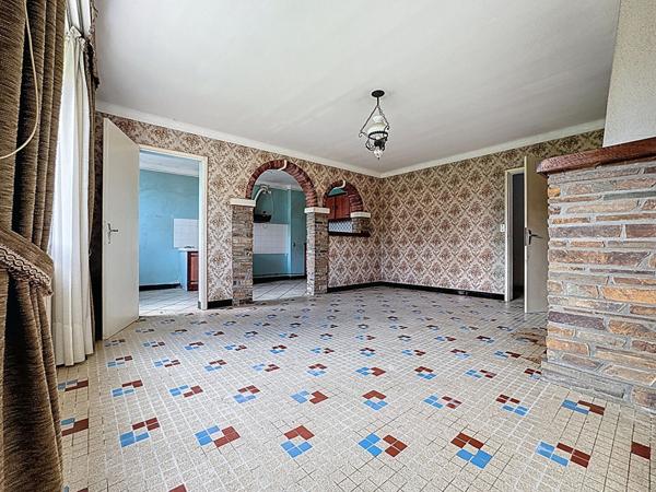 Maison familiale à vendre à CHAMPTOCEAUX - 4 chambres, jardin et dépendances