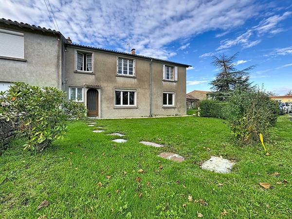 Maison familiale à vendre à CHAMPTOCEAUX - 4 chambres, jardin et dépendances