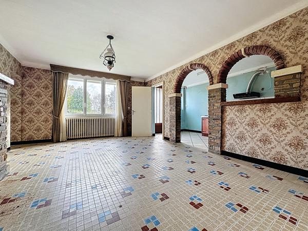 Maison familiale à vendre à CHAMPTOCEAUX - 4 chambres, jardin et dépendances