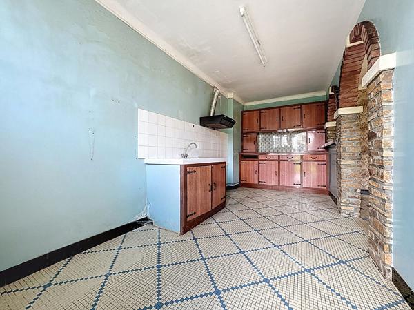 Maison familiale à vendre à CHAMPTOCEAUX - 4 chambres, jardin et dépendances