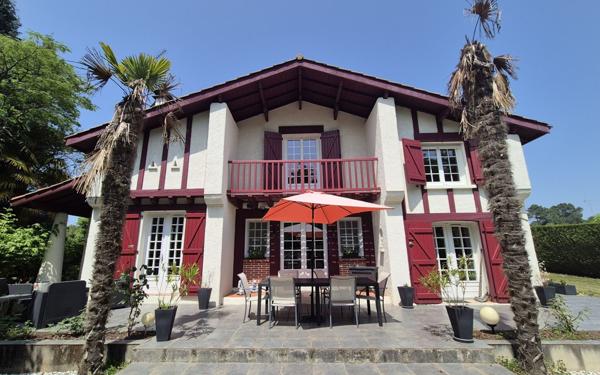 Maison à vendre    5 pièces •  Arjuzanx