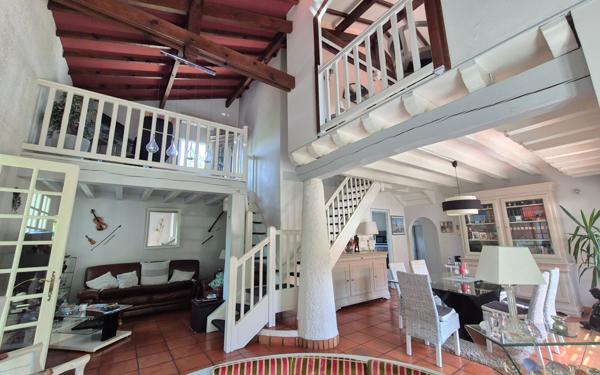 Maison à vendre    5 pièces •  Arjuzanx