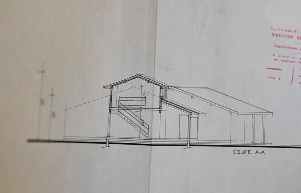 LE TEICH (33) CENTRE VILLE MAISON  8 PIECES 189 M2SH SUR TERRAIN 835M2 A PROXIMITE COMMERCES ET PARC ORNITHOLOGIQUES DU BASSIN