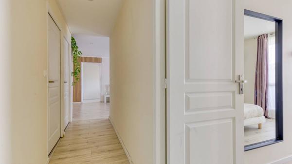 Appartement Roissy En Brie 5 pièce(s) 99 m2