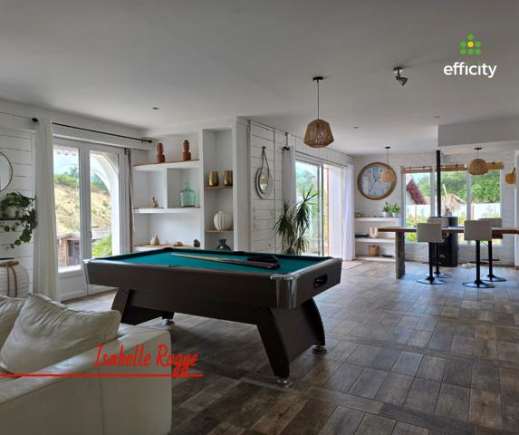 Maison
         6 pièces
        - 140 m² Bien prestige 630 000 € *