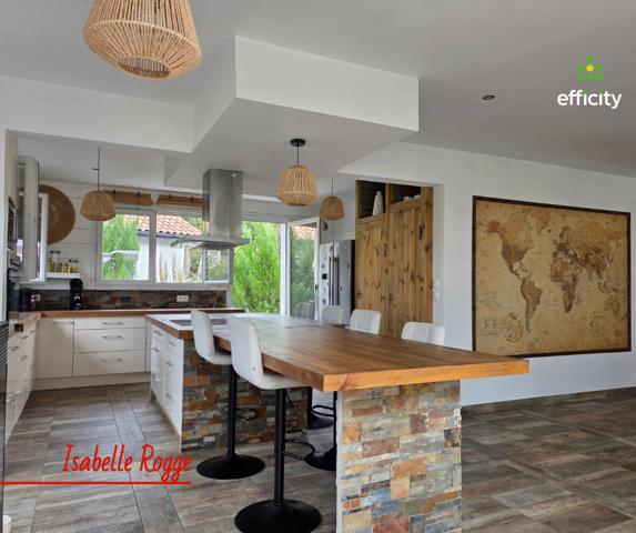 Maison
         6 pièces
        - 140 m² Bien prestige 630 000 € *