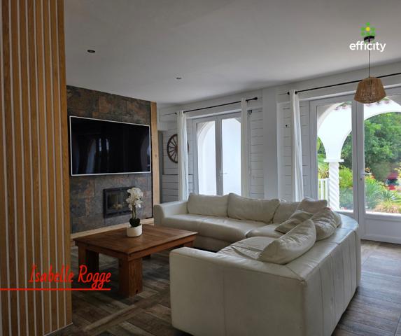 Maison
         6 pièces
        - 140 m² Bien prestige 630 000 € *