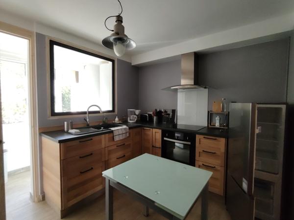 Avignon (84000) APPARTEMENT T3 MEUBLE AVEC GARAGE