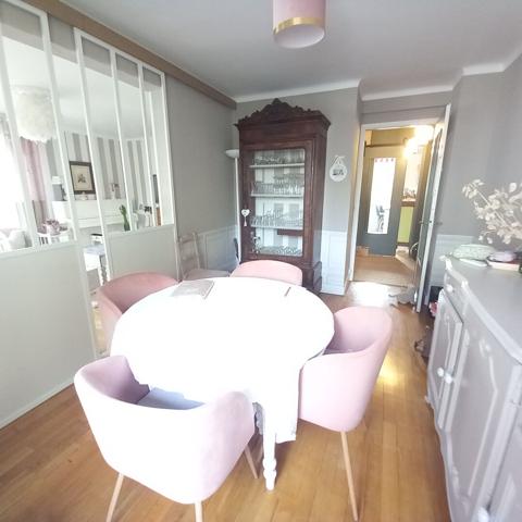 Appartement CHAPRAIS 4 pièce(s) 88m2 Un projet de rénovation isolation et façade de la copropriété est en cours ,travaux entièrement prise en charge par le vendeur .