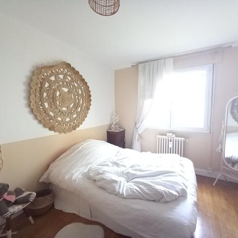 Appartement CHAPRAIS 4 pièce(s) 88m2 Un projet de rénovation isolation et façade de la copropriété est en cours ,travaux entièrement prise en charge par le vendeur .