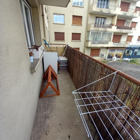 Appartement CHAPRAIS 4 pièce(s) 88m2 Un projet de rénovation isolation et façade de la copropriété est en cours ,travaux entièrement prise en charge par le vendeur .