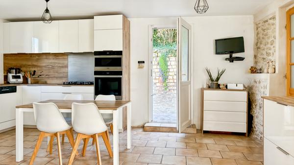 Ormoy-la-Rivière (91150) La maison de famille dans le paysage de la Juine