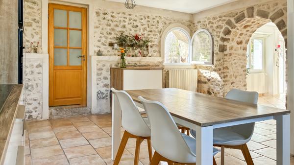 Ormoy-la-Rivière (91150) La maison de famille dans le paysage de la Juine