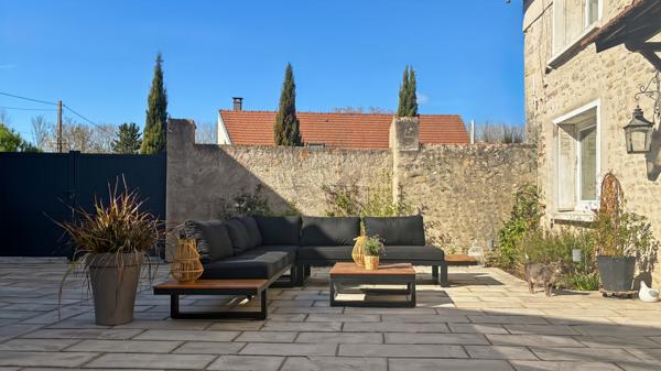 Ormoy-la-Rivière (91150) La maison de famille dans le paysage de la Juine
