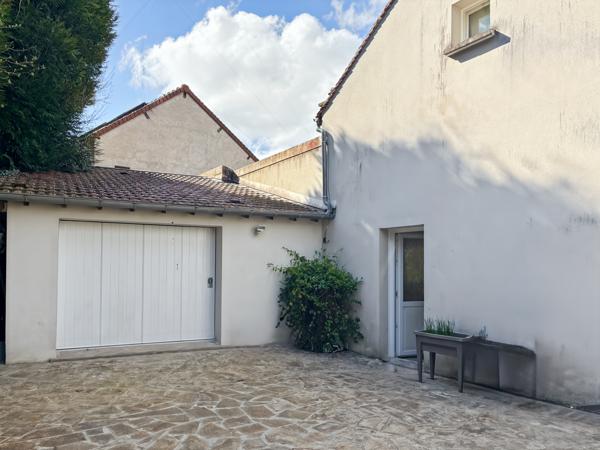 Ormoy-la-Rivière (91150) La maison de famille dans le paysage de la Juine