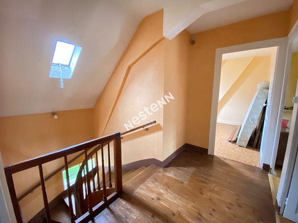 Charmante maison en pierre de Loire d'environ 112.19 m² comprenant 4 chambres à vendre dans le centre ville de La Chartre-sur-le-Loir (72340)