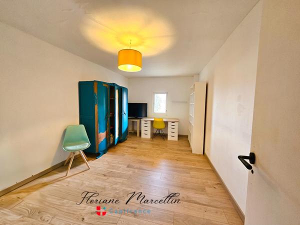 APPARTEMENT, TYPE MAISON, JARDIN PRIVATIF, CELLIER, PARKING, PERS-JUSSY, COUR PRIVATIVE,