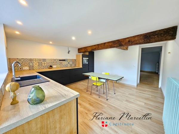 APPARTEMENT, TYPE MAISON, JARDIN PRIVATIF, CELLIER, PARKING, PERS-JUSSY, COUR PRIVATIVE,