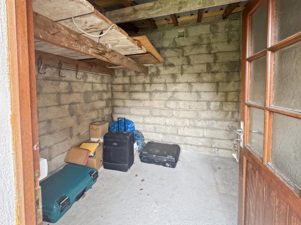 92 Courbevoie – Rue Hoche – Maison familiale avec jardin, garage et annexes