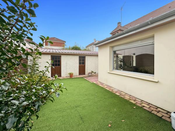 92 Courbevoie – Rue Hoche – Maison familiale avec jardin, garage et annexes