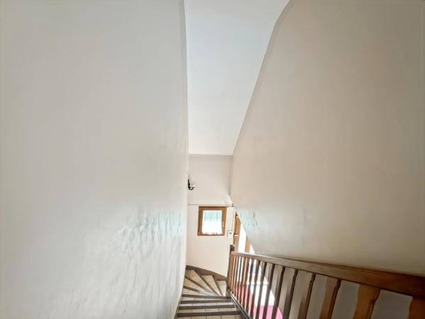 92 Courbevoie – Rue Hoche – Maison familiale avec jardin, garage et annexes