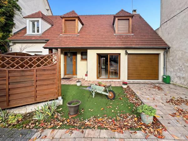 92 Courbevoie – Rue Hoche – Maison familiale avec jardin, garage et annexes