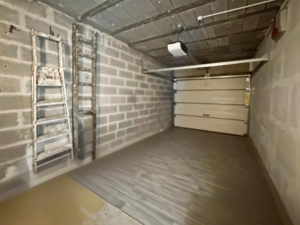 92 Courbevoie – Rue Hoche – Maison familiale avec jardin, garage et annexes