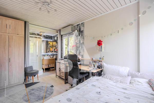 Maison 10 pièces 222 m2