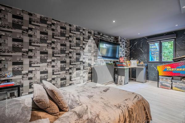 Maison 10 pièces 222 m2