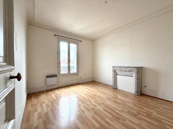 VILLEMOMBLE Appartement 3 pièces 72 m2 hyper-centre lumineux cachet de l'ancien