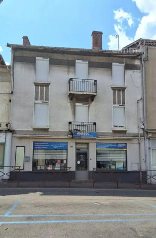 ST RAMBERT D'ALBON . IDEALEMENT situé dans la rue principale du centre ville
