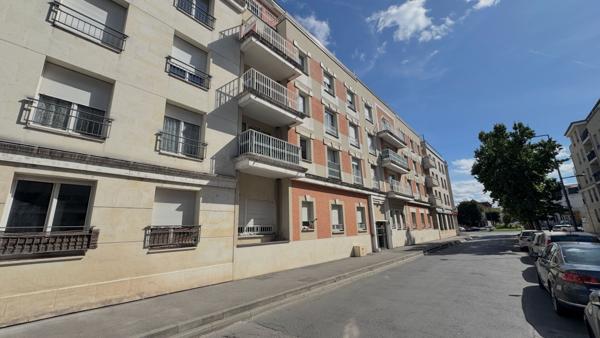 Appartement Corbeil Essonnes 2 pièce(s) - Place de parking en sous-sol